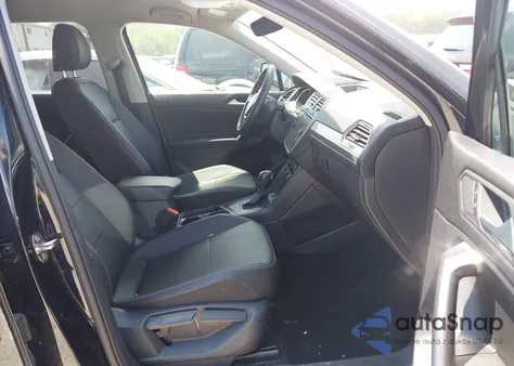 2021 Volkswagen Tiguan 2.0T Se/2.0T Se R-Line Black/2.0T Sel z USA, uszkodzony, nr VIN 3VV3B7AX7MM030418